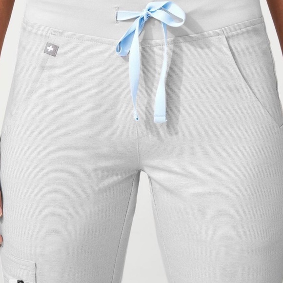 FIGS Scrub Set (Space Gray) - Picture 6 of 8